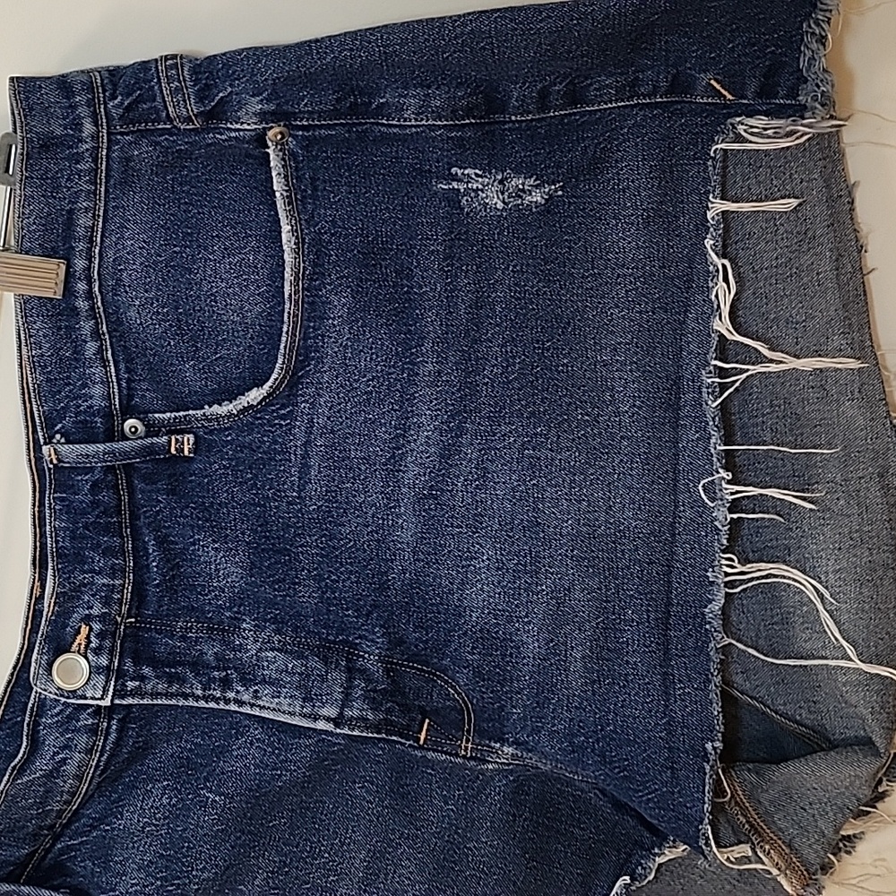 Good American '90s Cutoff Distressed Denim Shorts Blue Size 16 - Picture 6 of 16